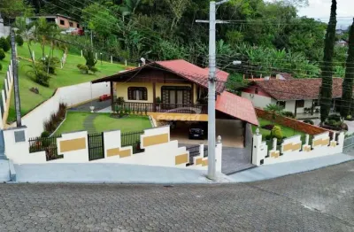 Oportunidade única! conforto e amplo espaço em uma casa incrível, com 4 quartos e 2 suítes, no bairro tribess em blumenau!