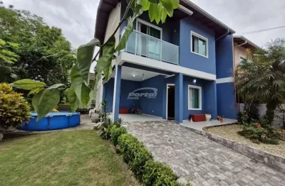 Sobrado com amplo quintal e ótima localização no bairro da velha central em blumenau.