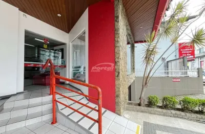 Loja térrea com 730m² disponível para locação no centro de indaial