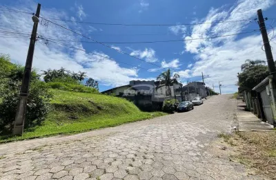 Terreno com área total de 375,70 m², sendo 13,00 x 28,90 metros. zoneamento zr1 (60% x 1.2).