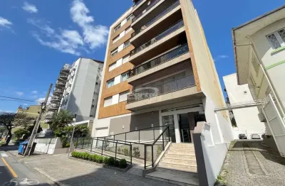 Apartamento no centro de blumenau com 183m² de área privativa com duas vagas de garagem.