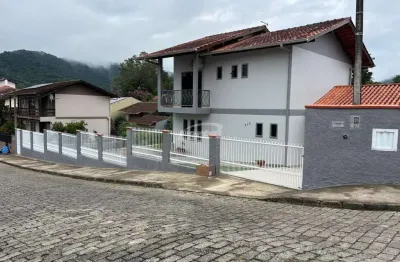 Excelente casa com terreno de 518,53m2 no bairro velha central em blumenau!