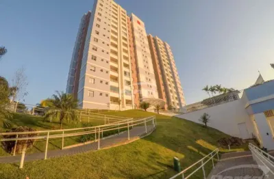 Apartamento no bairro água verde, com 02 dormitórios, vaga de garagem coberta e demais dependências!