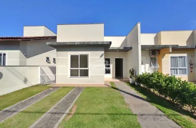 Casa em condominio fechado, distância da praia 500mts da praia!