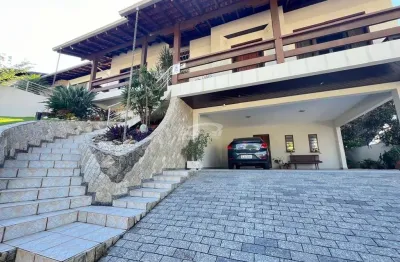 Excelente casa totalmente mobiliada no bairro velha em blumenau!