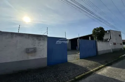 Galpão com área de aproximadamente 700m² no centro de balneário piçarras/sc (cód. 21486)