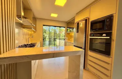 Excelente sobrado semi-mobiliado, no bairro agua verde em blumenau!
