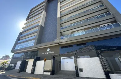 Apartamento novo semi mobiliado disponível para locação no bairro centro, em balneário piçarras/sc. cód. 21715