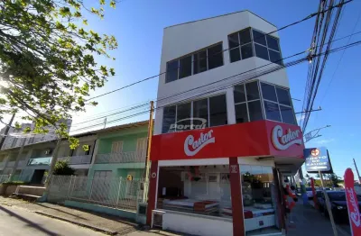 Apartamento disponível para locação no bairro centro, em balneário piçarras/sc. (cód. 13896)