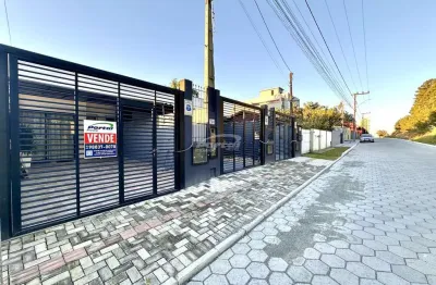 Casa mobiliada com 2 dormitórios e piscina no bairro itacolomi em balneário piçarras/sc (cód. 21782)