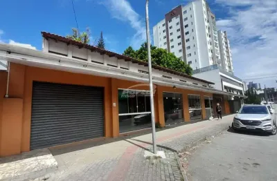 Loja térrea disponível para locação no bairro velha, em blumenau/sc.