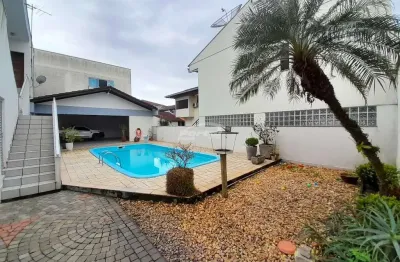 Casa alto padrão disponível para locação no bairro sete de setembro – gaspar/sc
