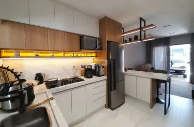Belisíma casa, pronta para morar, no santa terrezinha gaspar-sc