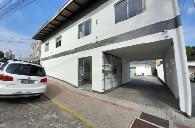 Apartamento disponível para locação no bairro água verde, blumenau/sc.