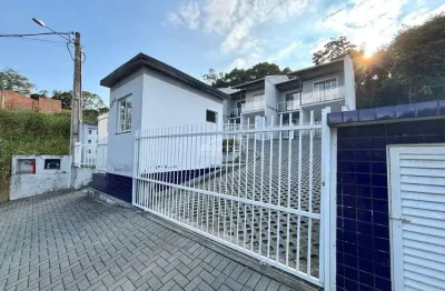 Imóvel com aproximadamente 87m², contendo 02 suítes sendo as duas com sacada, sala de estar, cozinha e sala de jantar conjugadas, banheiro social, área de serviço, quintal nos fundos e 01 vaga de gara
