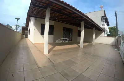 Casa com 4 quartos a menos de 200 metros do mar, no bairro itacolomi em balneário piçarras/sc (cód. 13844)
