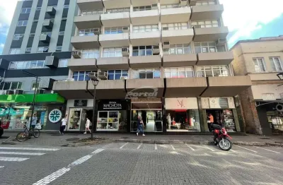 Sala comercial disponível para locação no bairro Centro, em Blumenau/SC.