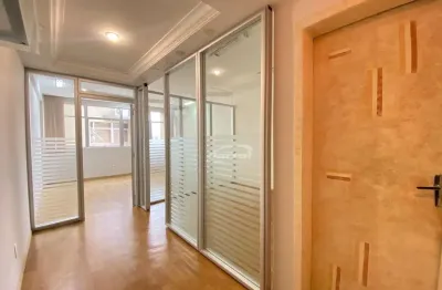 Sala comercial com 38,61m², no edifício getúlio vargas, próximo a rua xv de novembro, no centro de blumenau!