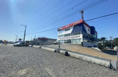Excelente oportunidade para o seu negocio, sala comercial localizada na itoupava central. o imóvel com 400m², dividido entre recepção, 16 salas, cozinha, deposito, 02 banheiros divididos em masculino 