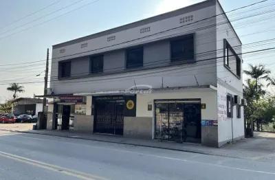 Sala comercial com 150m² distribuidos em 5 ambientes no centro de gaspar!