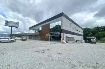 Novo centro comercial localizado no bairro itoupava central, em localização privilegiada! variedade de salas: opções para atender a diferentes necessidades, com tamanhos e valores variados. amplo esta