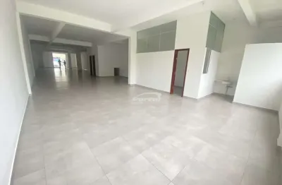 Excelente sala comercial disponível para locação no coração do garcia em blumenau