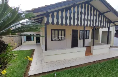 Casa mista com 3 dormitórios em rua tranquila no bairro fortaleza em blumenau!