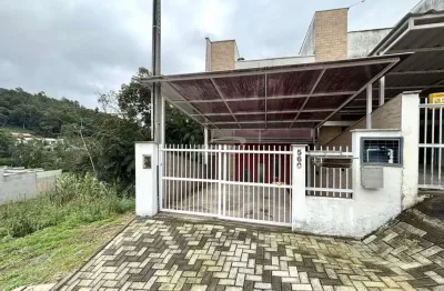Casa disponível para locação no bairro itoupava central, em blumenau/sc.