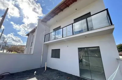 Imovel com 76m², 02 dormitórios, sendo 02 suítes (ambos com sacada), sala de estar, cozinha, sala de jantar, lavabo, area de serviço, 02 vagas de garagem e quintal.
