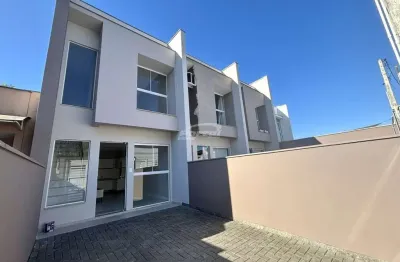 Imóvel com 76m², 02 dormitórios, sala de estar, cozinha, sala de jantar, lavabo, área de serviço, 01 vaga de garagem e quintal na frente e fundos. casa toda murada e com portão eletronico.