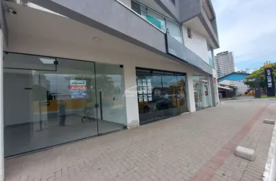 Loja térrea disponível para locação no bairro itacolomi, em balneário piçarras/sc.