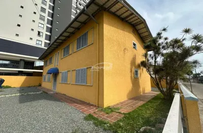 Apartamento disponível para locação no bairro centro, em balneário piçarras/sc. (22145)