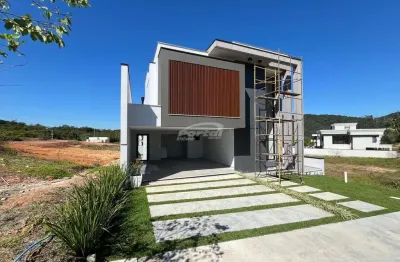 Casa à venda em condomínio fechado no bairro ponta aguda em blumenau!