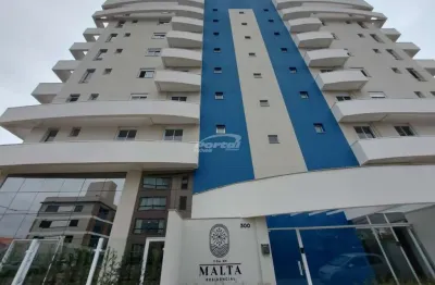 Apartamento semi mobiliado, com 02 dormitórios, sendo 1 suíte no bairro itacolomi, balneário piçarras/sc