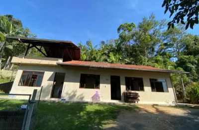 Casa residencial localizada na itoupava central com área de 129,58m²