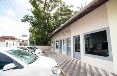 Loja térrea disponível para locação no bairro velha, em blumenau/sc.