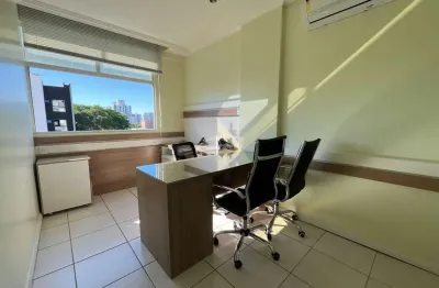 Sala comercial no centro de blumenau, mobiliada e equipada com vaga de garagem!