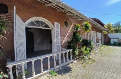 Excelente casa comercial para locação no bairro ponta aguda, blumenau sc.