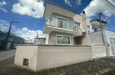 Casa de esquina com 2 dormitórios, mobiliado no bairro itacolomi em balneário piçarras/sc (cód. 13316)