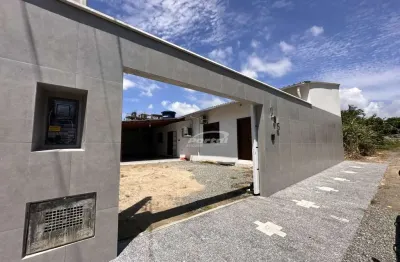 Casa mobiliada disponível para locação no centro em balneário piçarras. (cód. 18222)