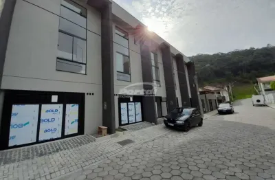 Sobradinho mobiliado, novo com 50m² no começo do garcia em blumenau