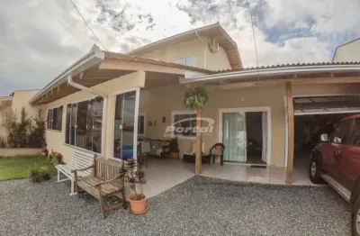 Casa com 5 quartos, sendo 1 suíte, área de festas no bairro itajuba em barra velha/sc (cód. 16268)