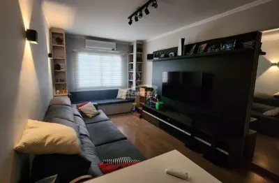 Apartamento semi mobiliado e reformado no bairro água verde!