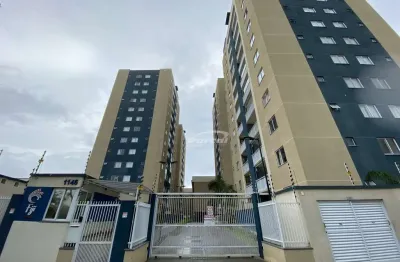 Apartamento com 2 dormitórios, a cerca de 300 metros do mar no centro de balneário piçarras. (cód. 15027)