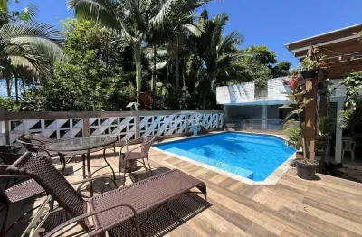 Casa com piscina disponível para venda no bairro salto do norte, blumenau/sc.