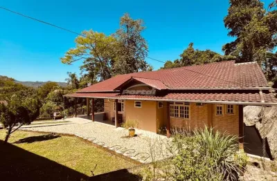Excelente casa no bairro escola agrícola em blumenau com 2 suítes!!
