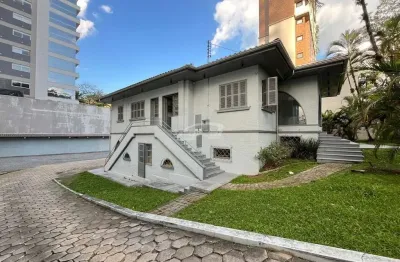 Casa comercial disponível para locação no bairro ponta aguda, em blumenau/sc.