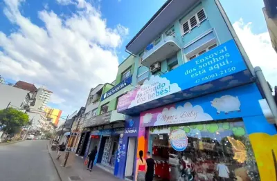Sala comercial disponível para locação no centro de blumenau.