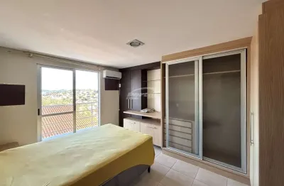 Ampla casa para venda no bairro escola agricola, com 3 dormitórios, sendo 1 suíte, e 2 dos dormitórios possuem sacada, 2 banheiros + 1 lavabo, sala de estar e jantar integradas, cozinha com moveis, ar