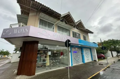 Apartamento com 2 dormitórios no centro de balneário piçarras/sc (cód. 19616)